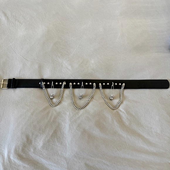 Killstar Punktured Belt Black Chain Skulls Womans Gothic Alternative S/M - Picture 3 of 6